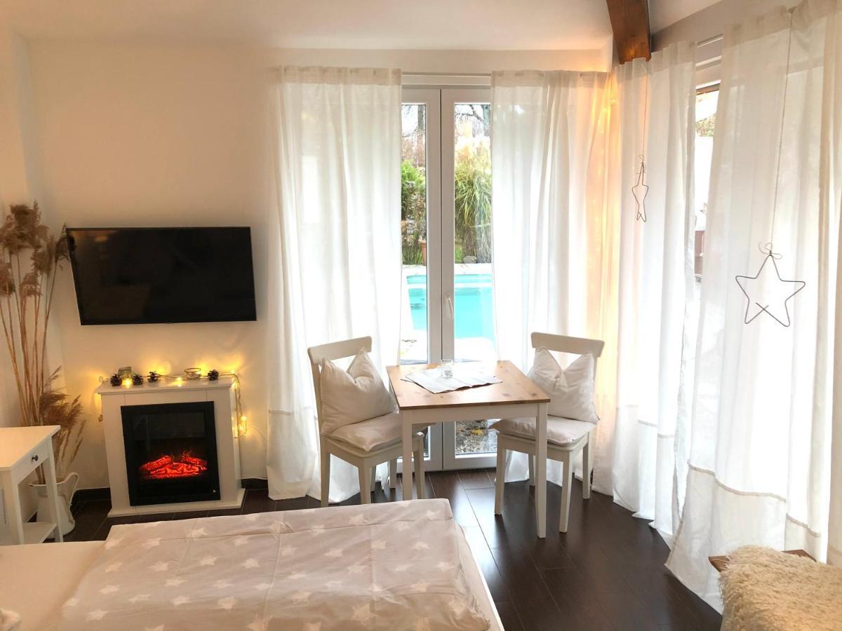 Apartment Tinyhouse Mit Pool, Outdoor Whirlpool Und Garten Petershagen-Eggersdorf Exteriör bild