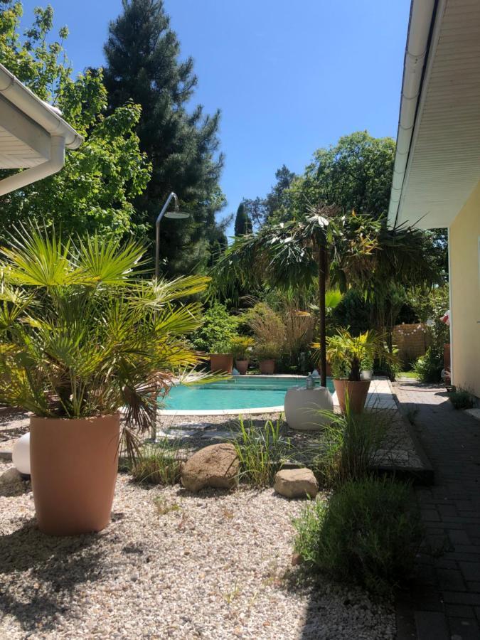 Apartment Tinyhouse Mit Pool, Outdoor Whirlpool Und Garten Petershagen-Eggersdorf Exteriör bild