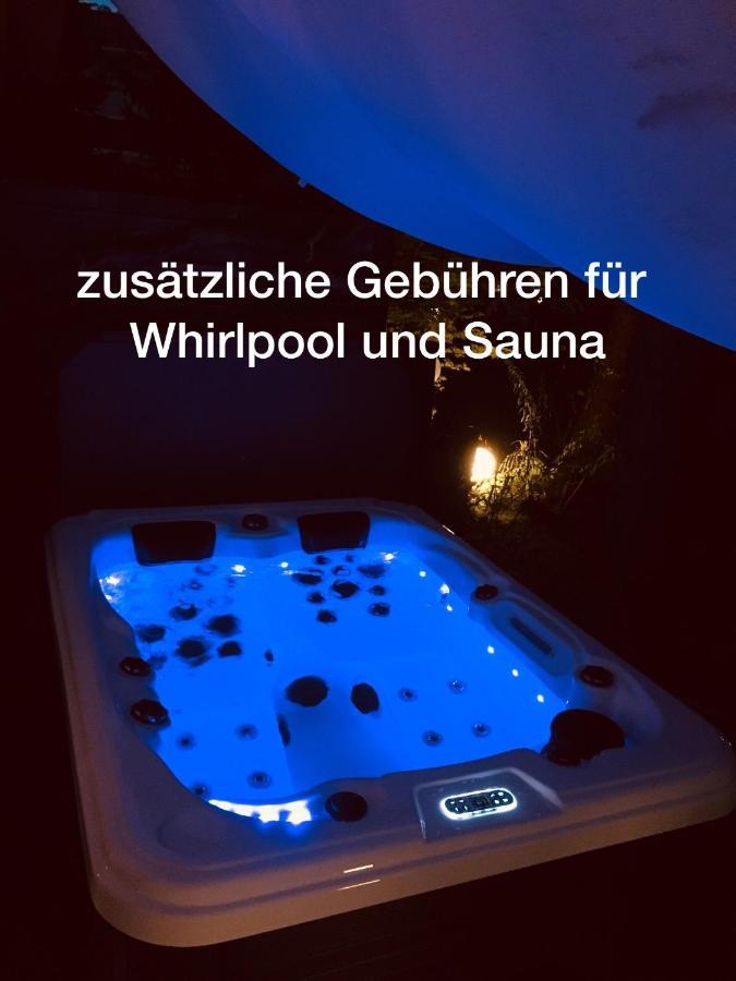 Apartment Tinyhouse Mit Pool, Outdoor Whirlpool Und Garten Petershagen-Eggersdorf Exteriör bild