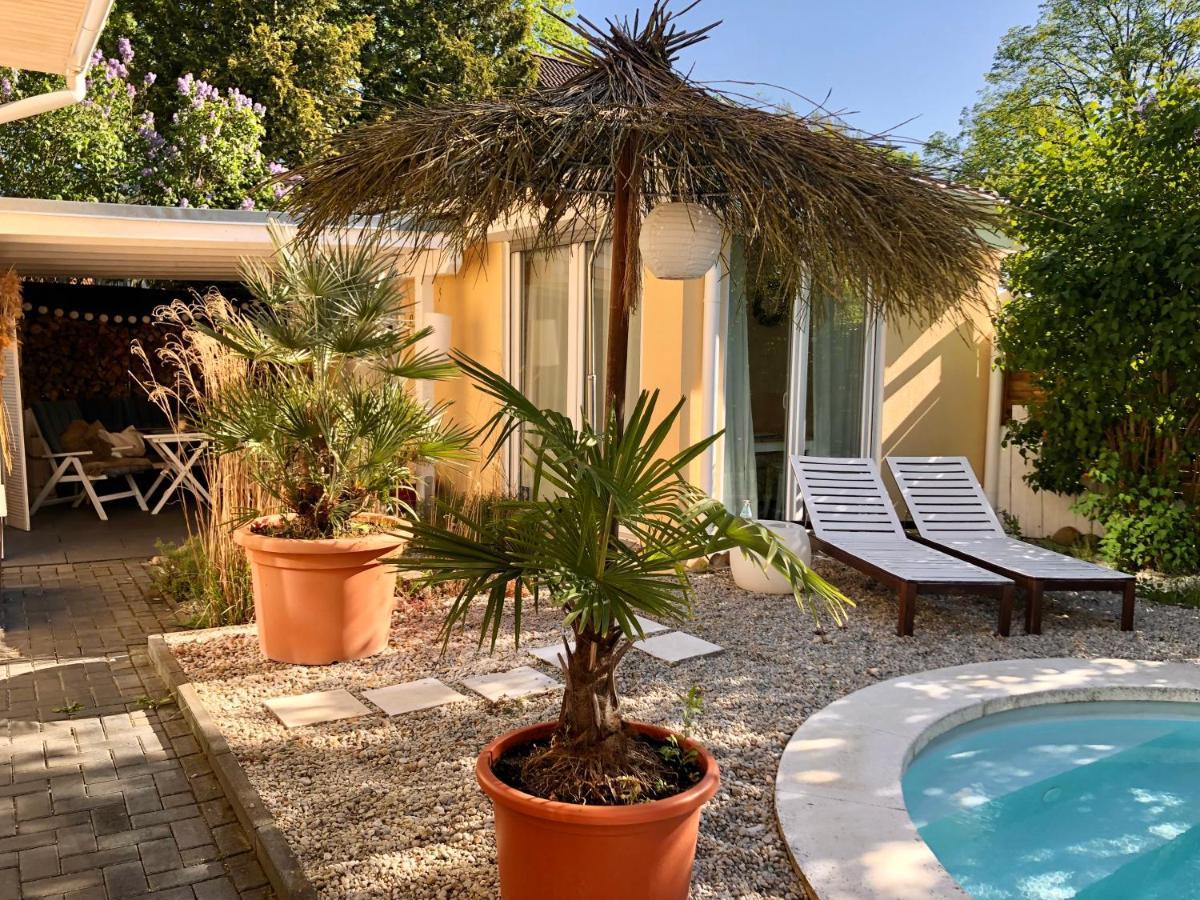 Apartment Tinyhouse Mit Pool, Outdoor Whirlpool Und Garten Petershagen-Eggersdorf Exteriör bild